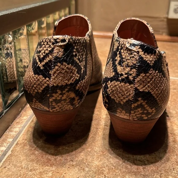 NWOT Leather Snakeskin Booties - Picture 3 of 10